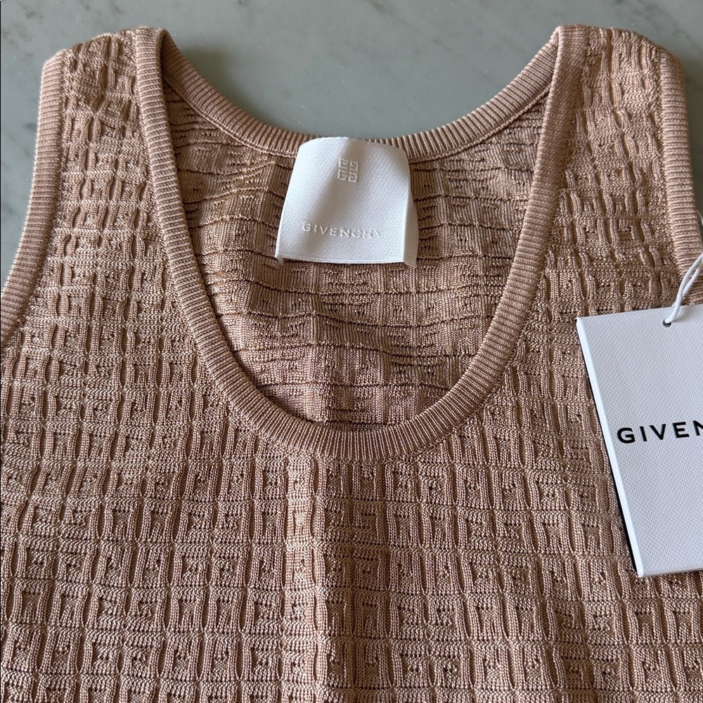 Givenchy - Picture 3 of 3